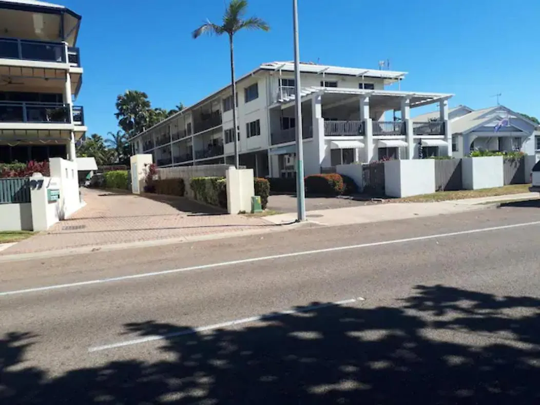 Residential Two-Bedroom Unit On The Strand, Self-Check In, Wi-Fi タウンズビル アパート