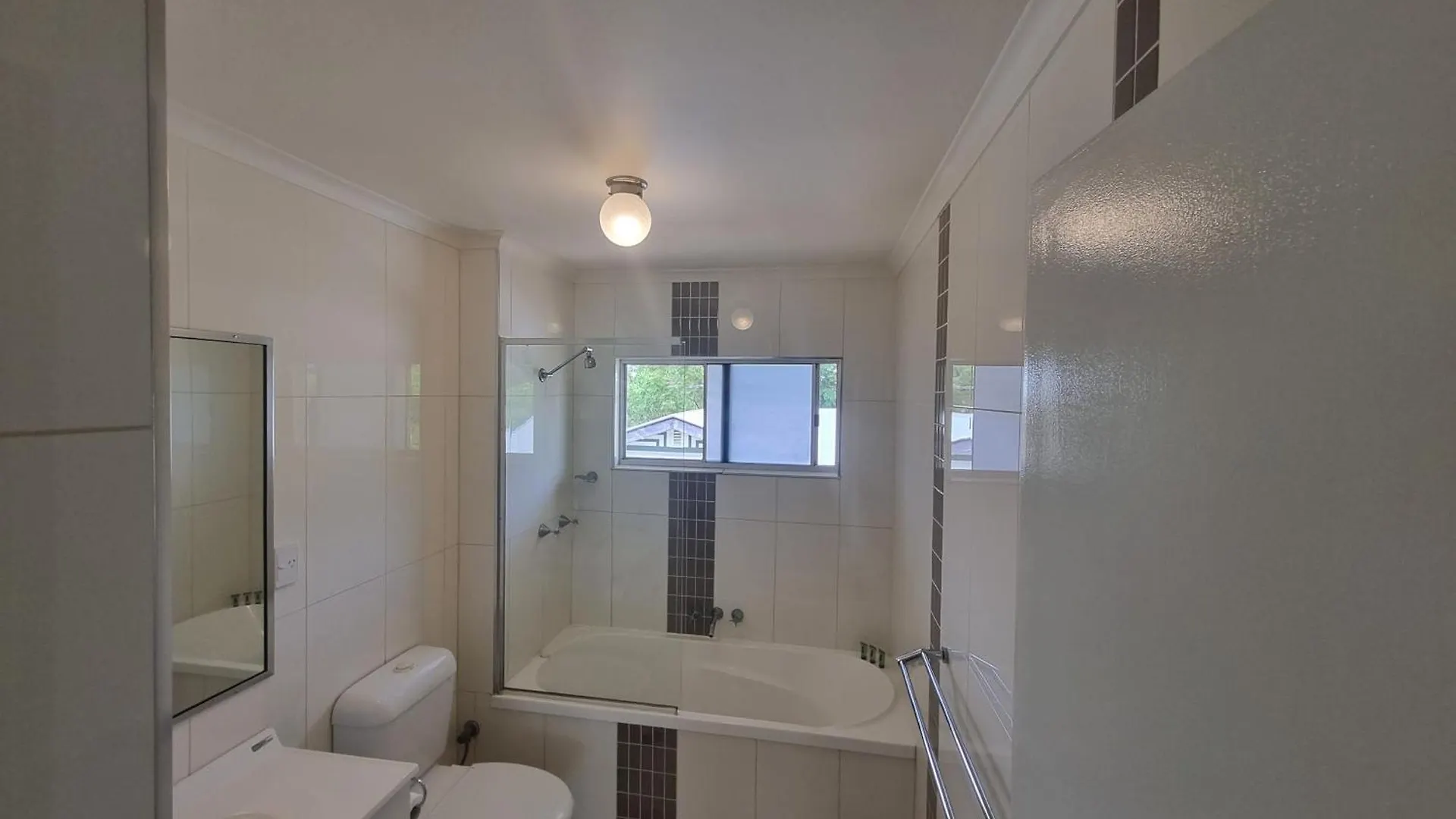 Residential Two-Bedroom Unit On The Strand, Self-Check In, Wi-Fi タウンズビル アパート