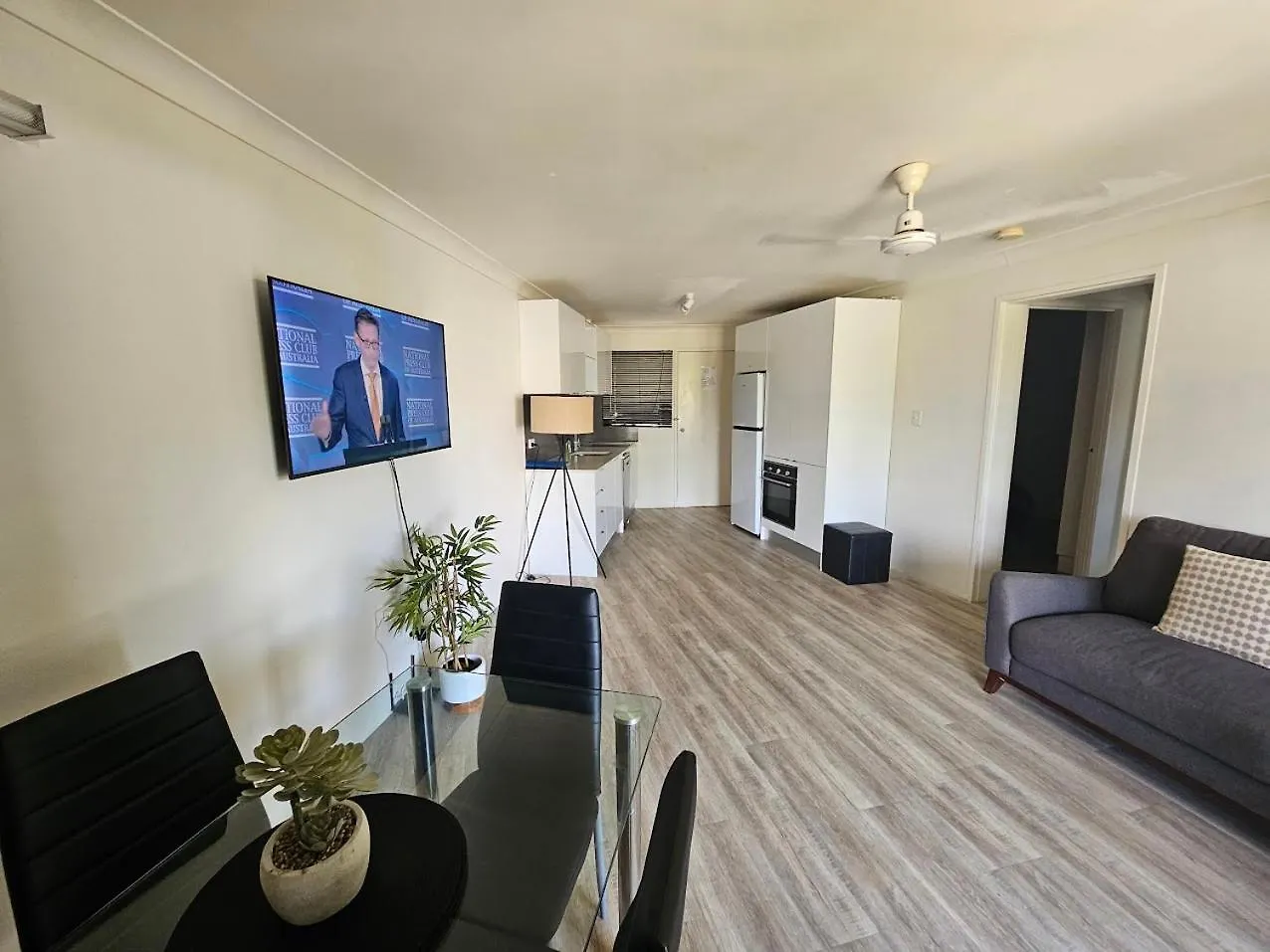 Residential Two-Bedroom Unit On The Strand, Self-Check In, Wi-Fi タウンズビル アパート